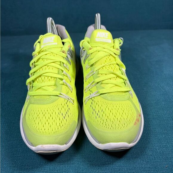 Nike Womens Nike Lunareclipse VOLT/WOLF GREY/PLATINUM Sz 8.5 - Picture 4 of 8